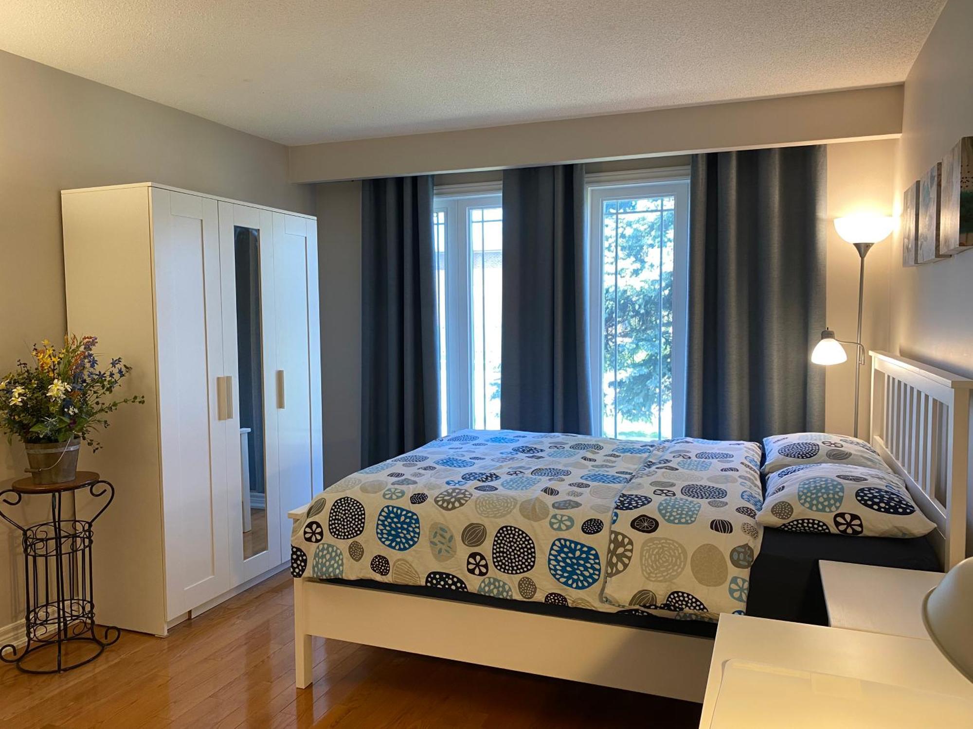 Comfort Near Toronto Airport *