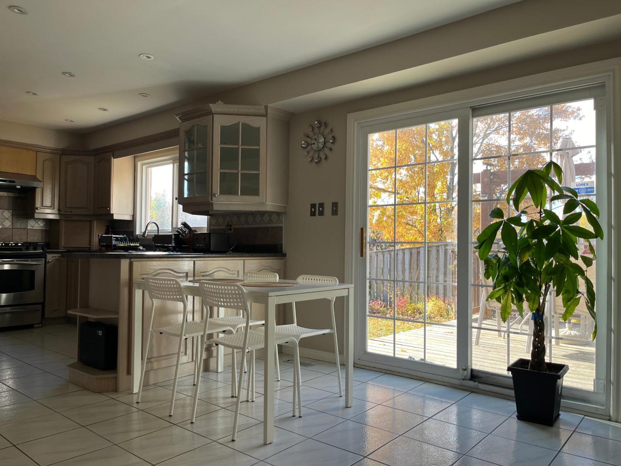 Séjour chez l'habitant Comfort Near Toronto Airport *