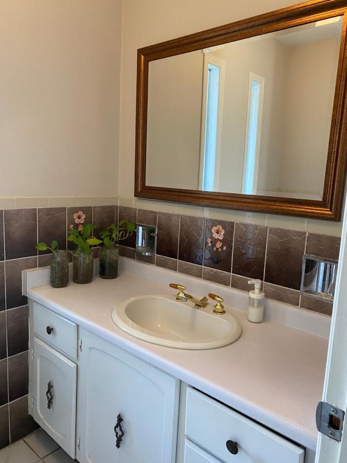 Comfort Near Toronto Airport *