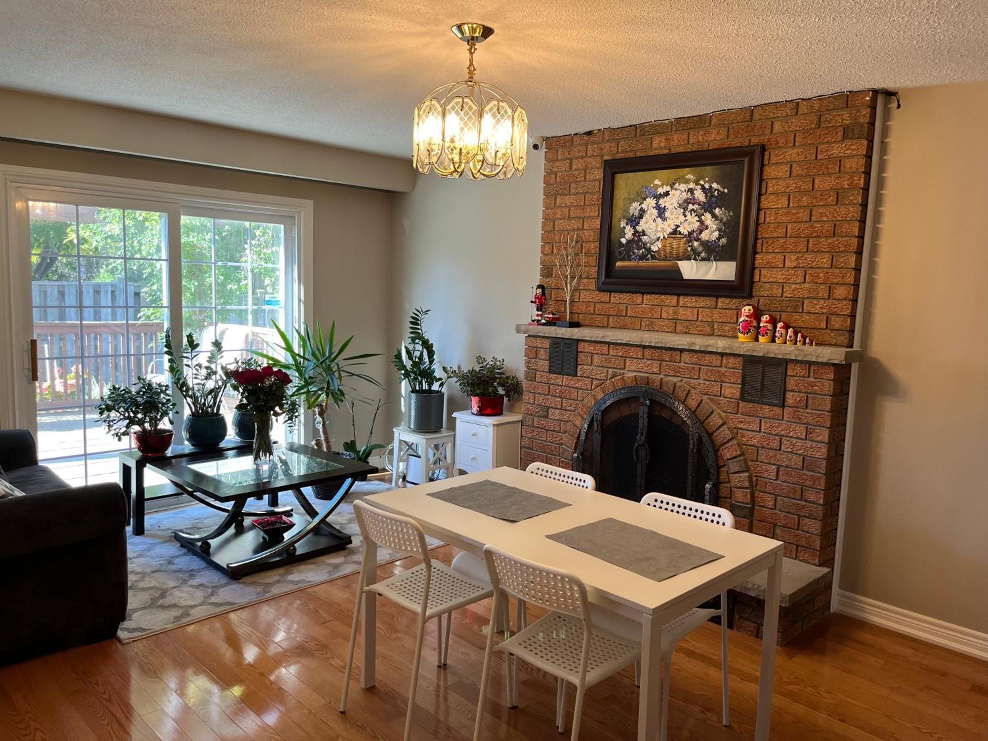 Homestay Comfort Near Toronto Airport